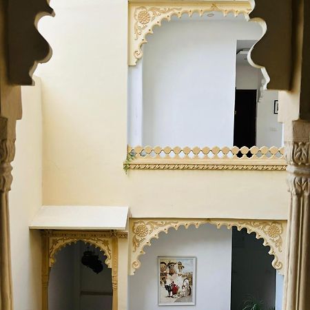 Hotel Mewari Villa Udaipur Esterno foto