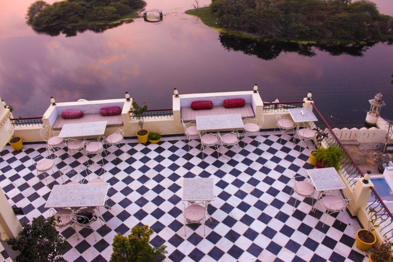 Hotel Mewari Villa Udaipur Esterno foto