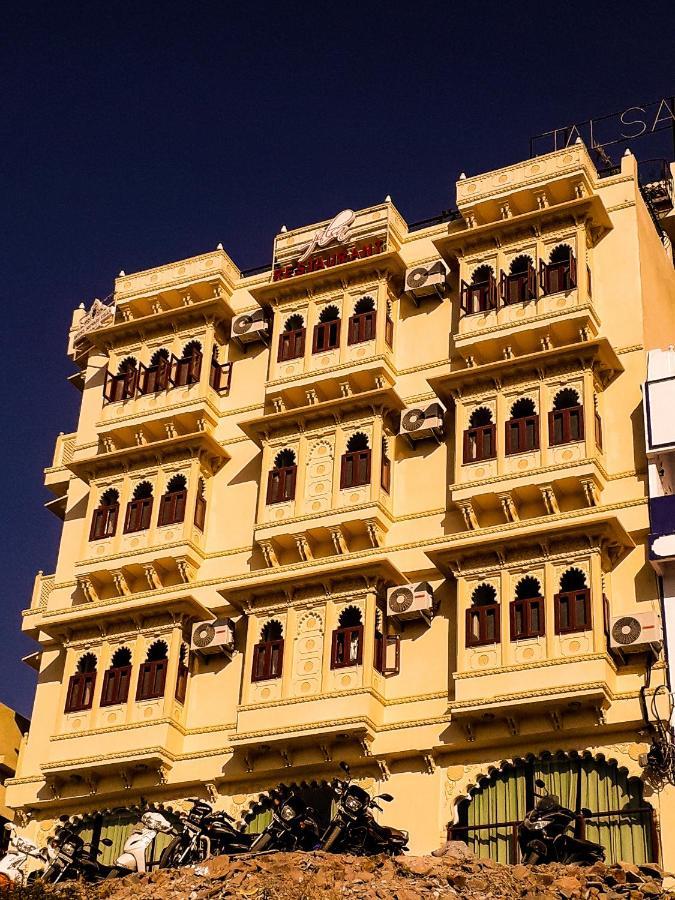 Hotel Mewari Villa Udaipur Esterno foto