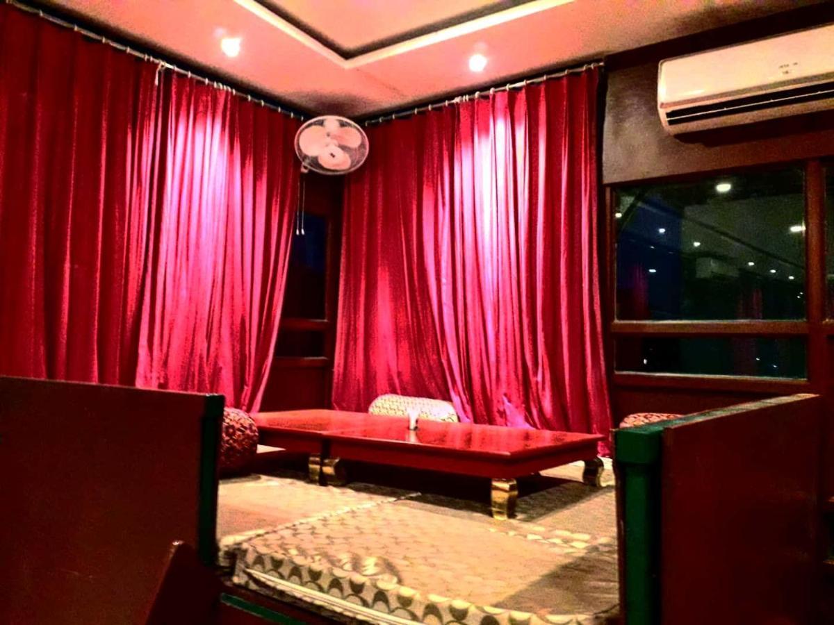 Hotel Mewari Villa Udaipur Esterno foto