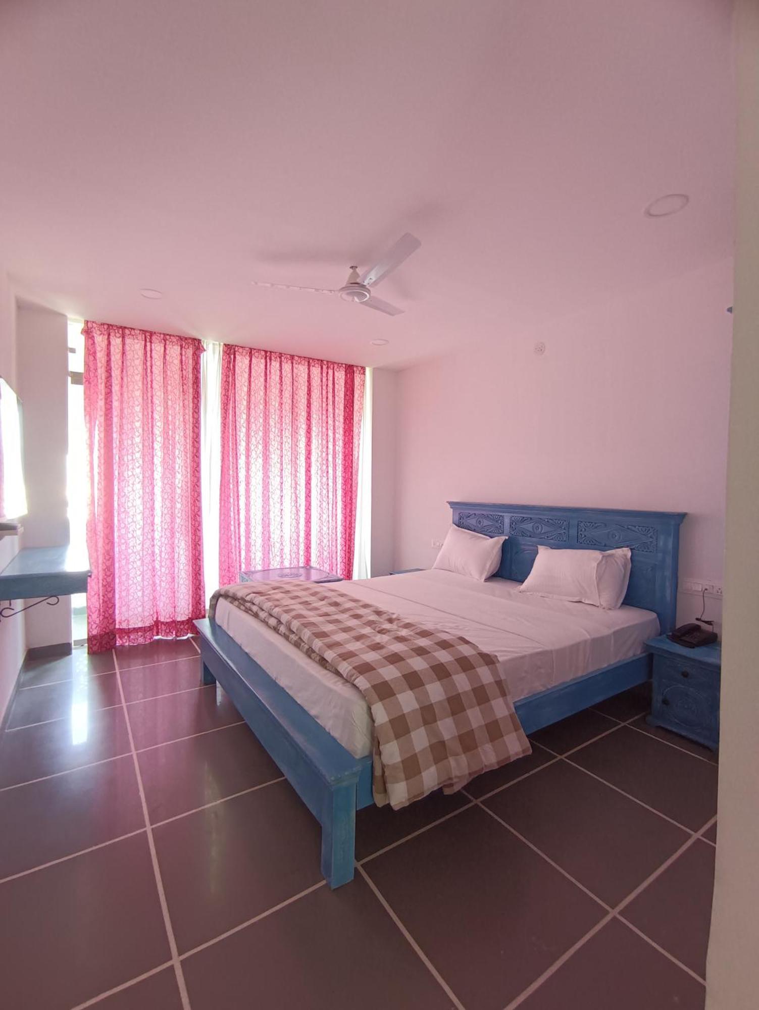 Hotel Mewari Villa Udaipur Esterno foto