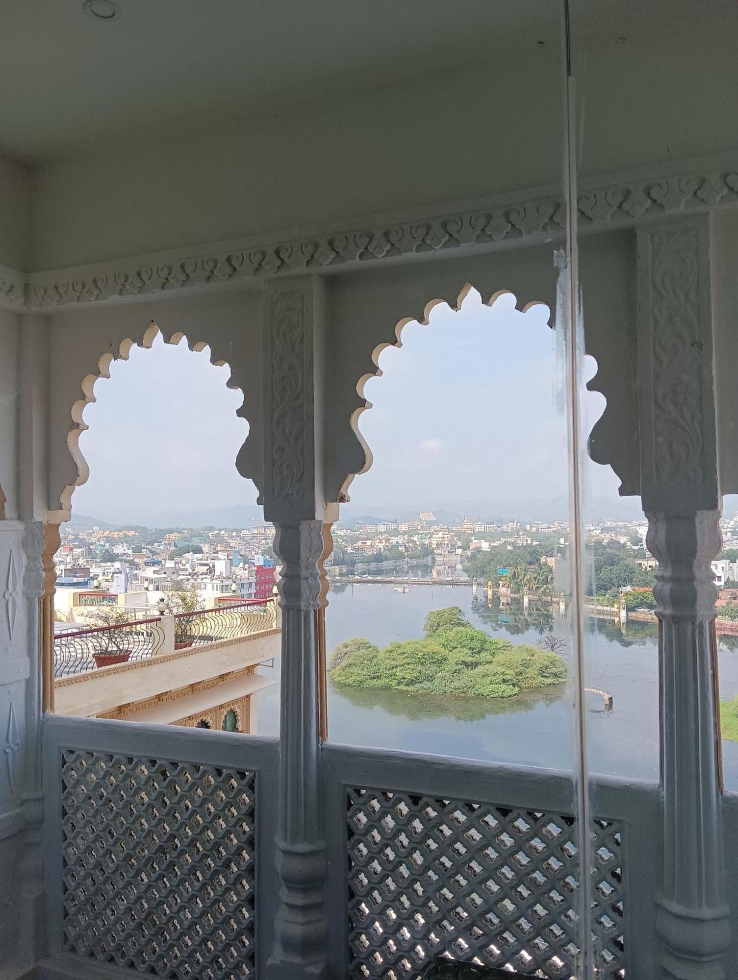 Hotel Mewari Villa Udaipur Esterno foto