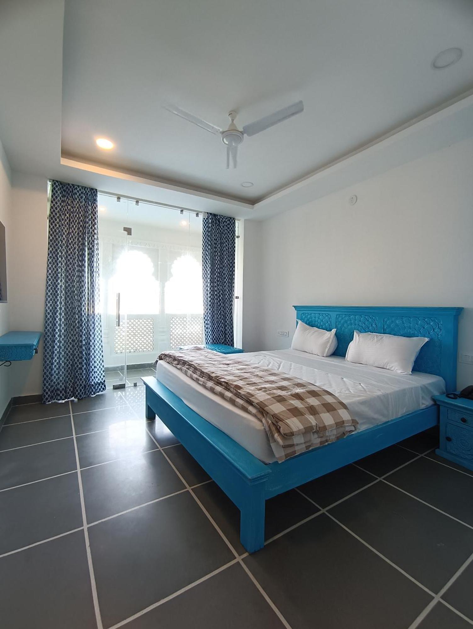 Hotel Mewari Villa Udaipur Esterno foto