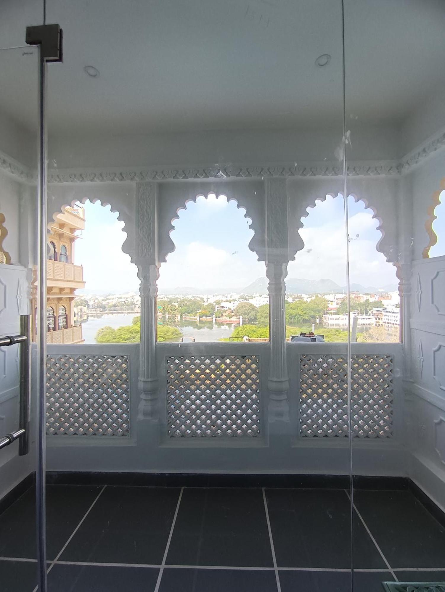 Hotel Mewari Villa Udaipur Esterno foto