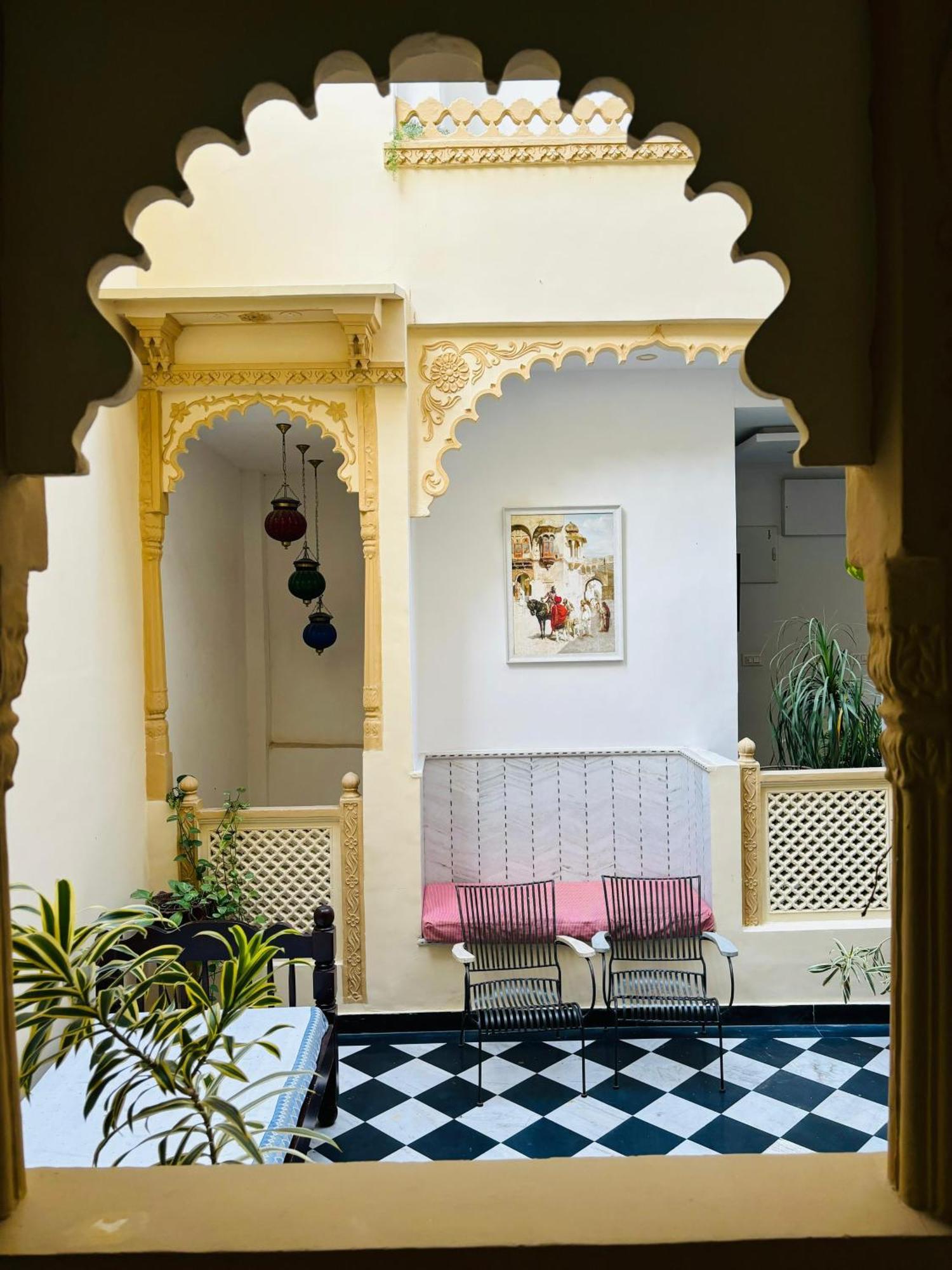 Hotel Mewari Villa Udaipur Esterno foto