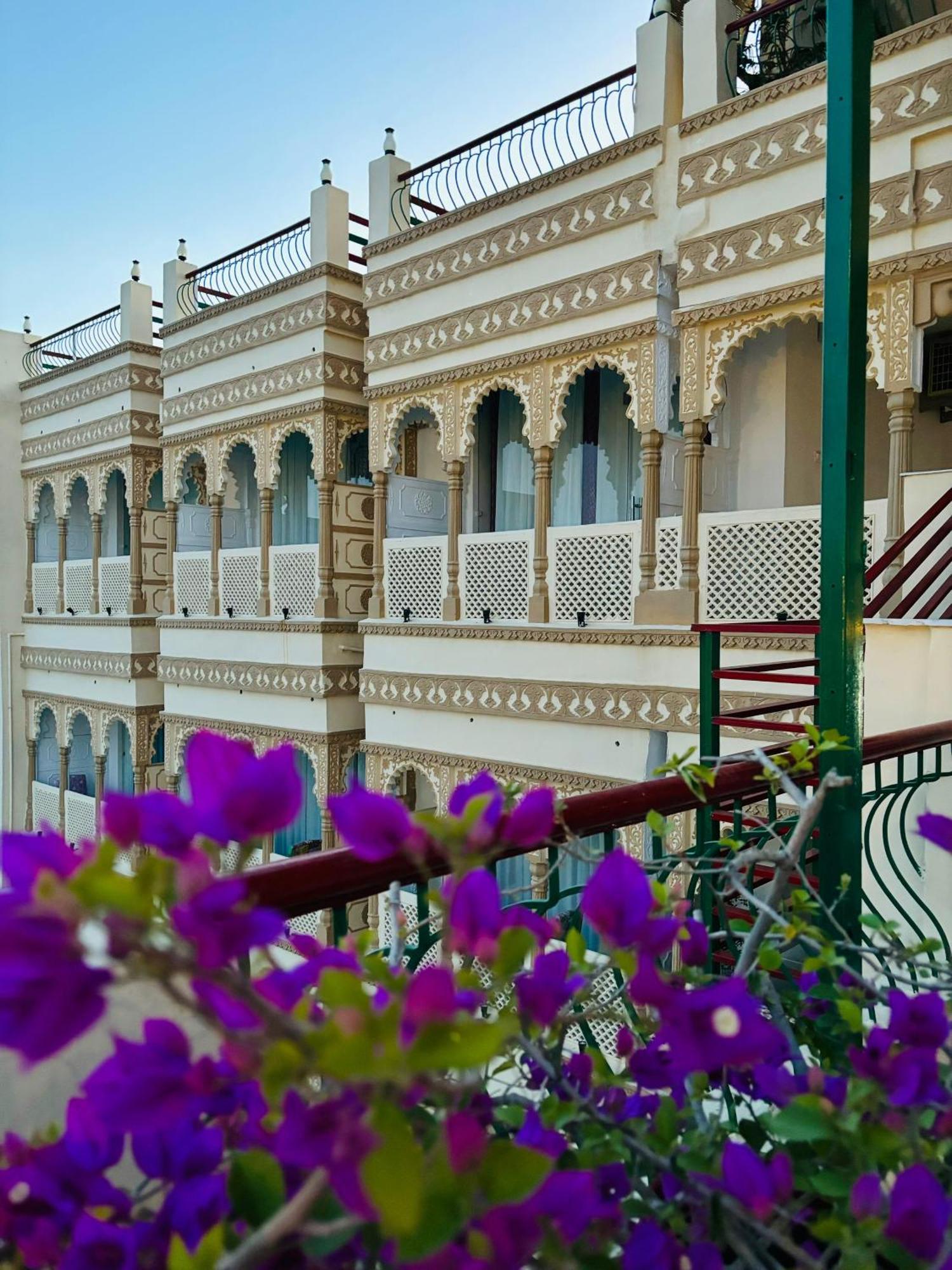 Hotel Mewari Villa Udaipur Esterno foto