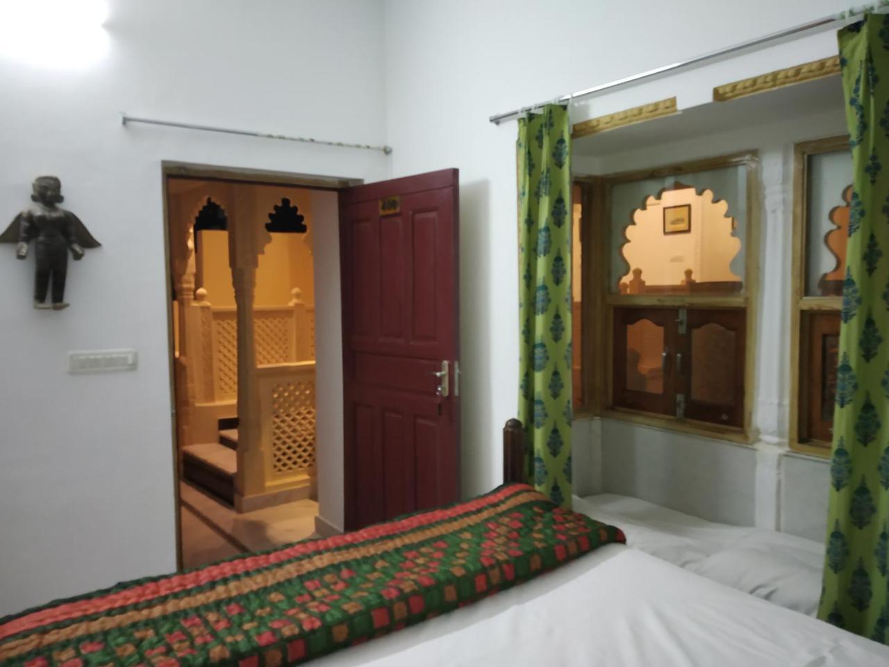Hotel Mewari Villa Udaipur Esterno foto