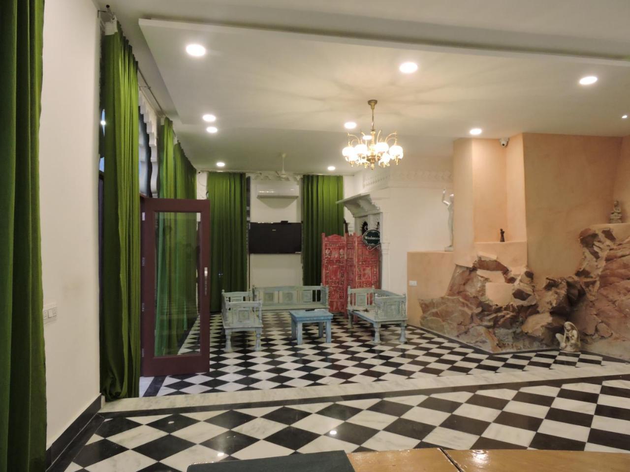 Hotel Mewari Villa Udaipur Esterno foto