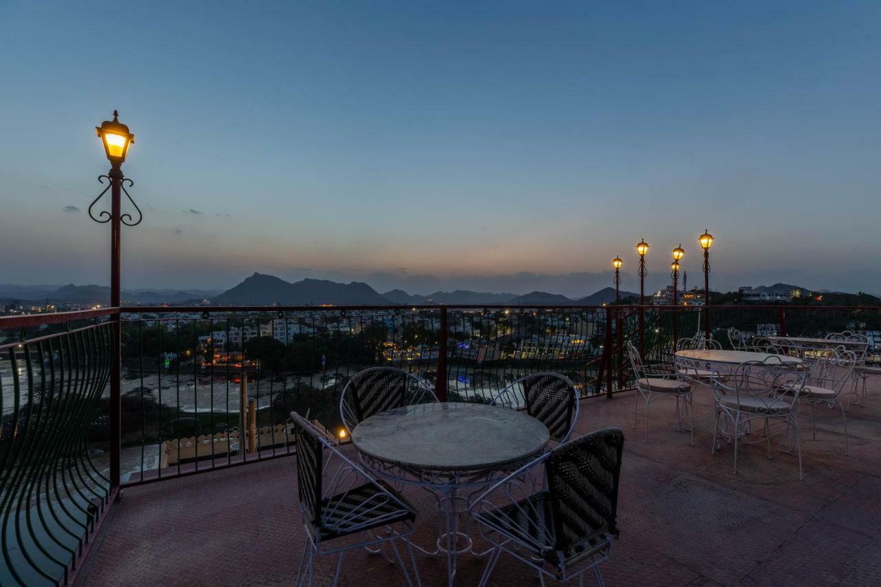 Hotel Mewari Villa Udaipur Esterno foto